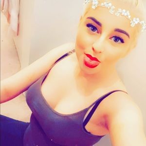 Meet your Posher, Celeste